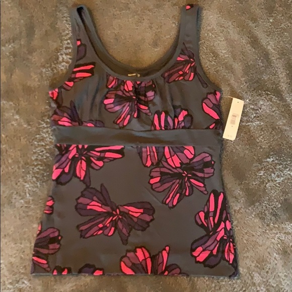 🏃🏻‍♀️New! Old Navy Active Tank & Pre-Owned Pant - Picture 2 of 5